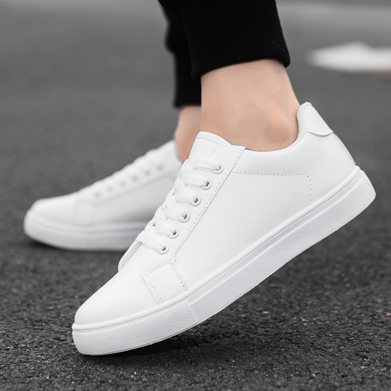 Men's Shoes 2025 New Spring Breathable Slip-on White Leather Shoes Trendy and Versatile Men's Sports Non-slip Flat Shoes image 1